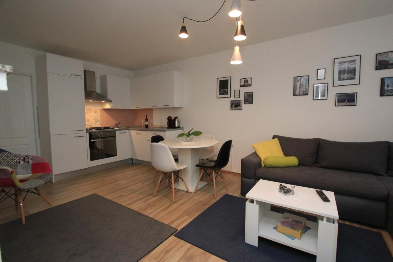 Gospic Riverside Apartment ภายนอก รูปภาพ